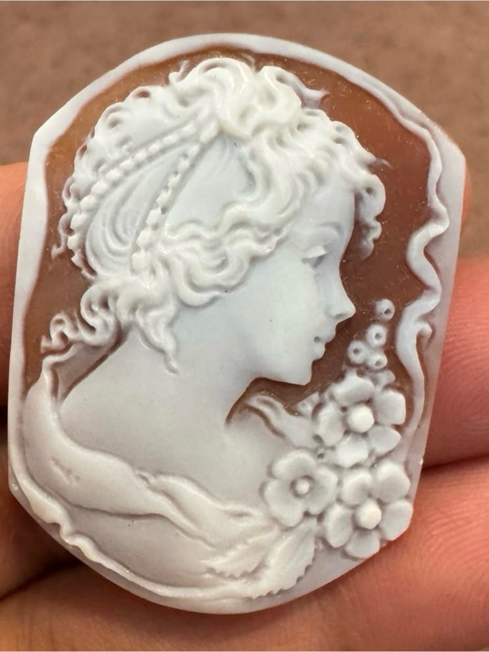 Vintage Beautiful Sardonyx Carved Shell Cameo Loose